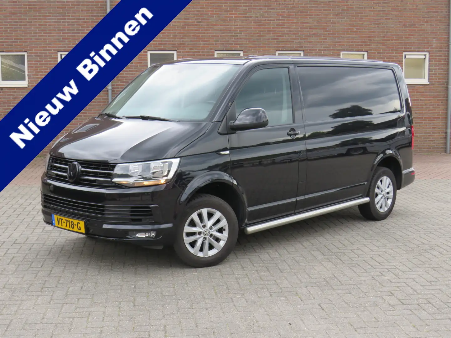 Volkswagen Transporter 2.0 TDI 140Pk DSG L1H1 Highline GB * Navigatie * L Zwart - 1