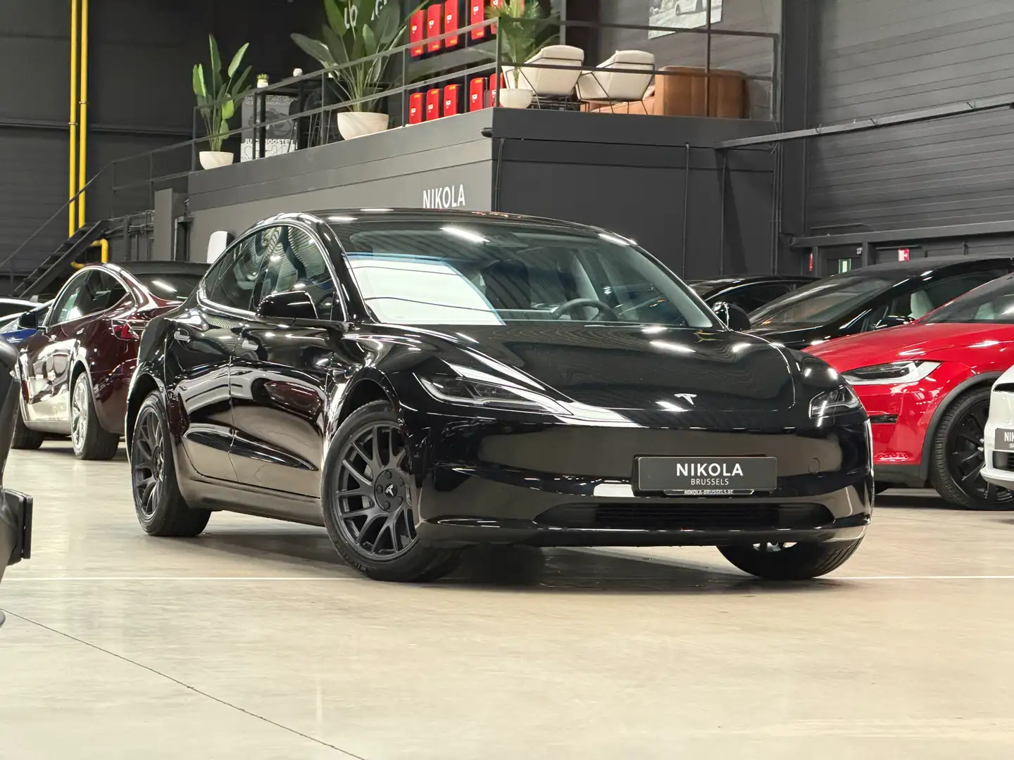 Tesla Model 3 HIGHLAND - NEW MODEL - RWD Zwart - 1