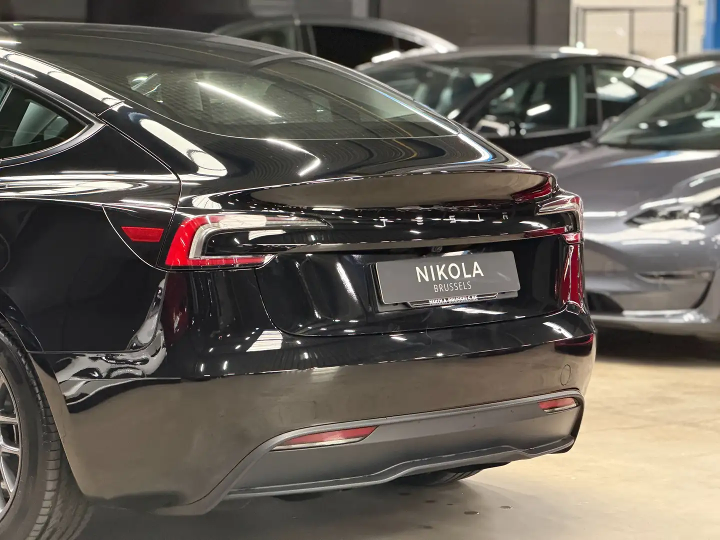 Tesla Model 3 HIGHLAND - NEW MODEL - RWD Zwart - 2