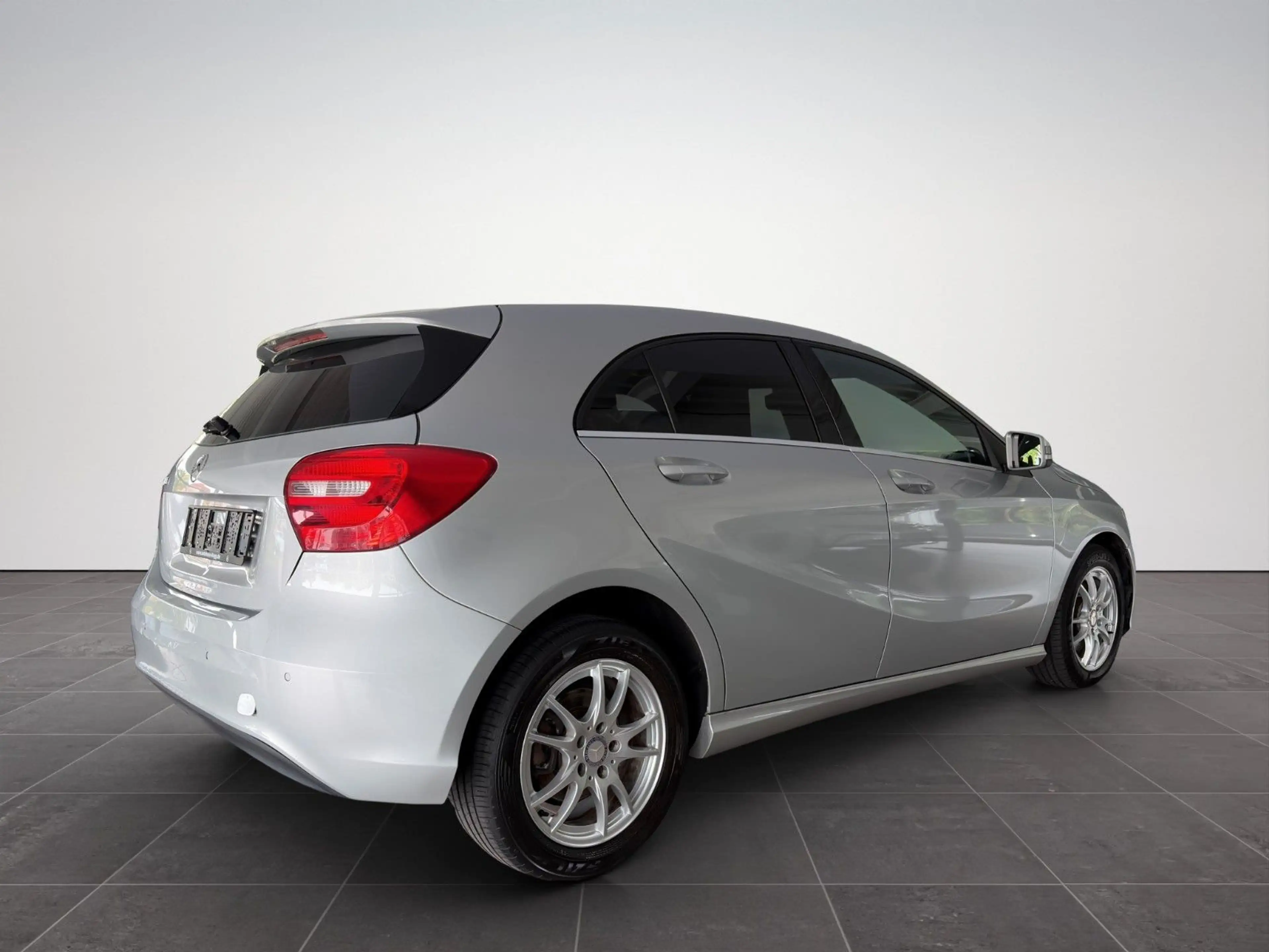 Mercedes-Benz A 180 Style AT /NAV/SHZ/PDC V+H/ — photo 3