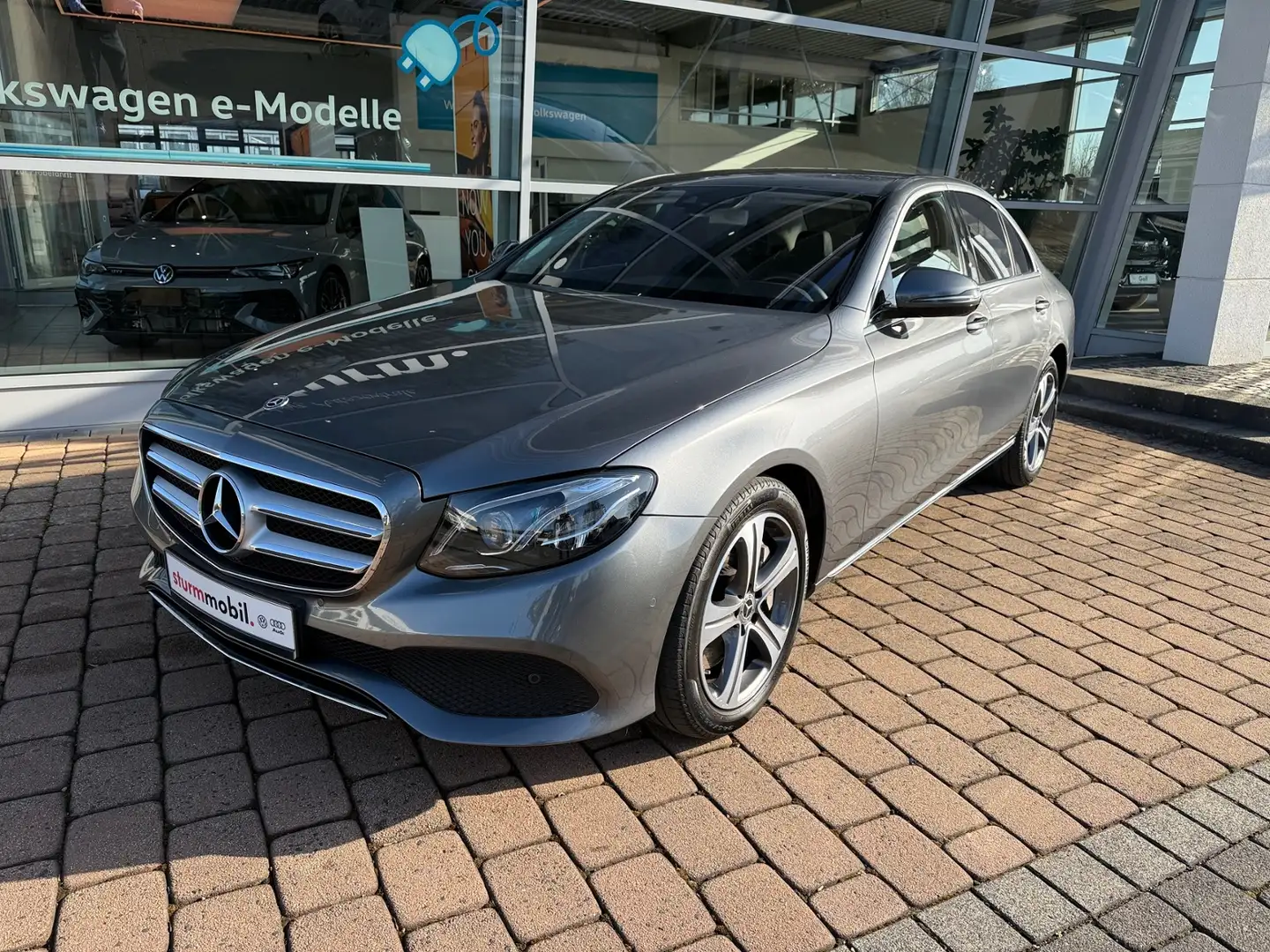 Mercedes-Benz E 550 400 d 4Matic Limousine Avantgarde *Navi, LED Mult Gris - 2