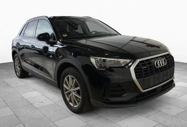 Audi Q3 view 2