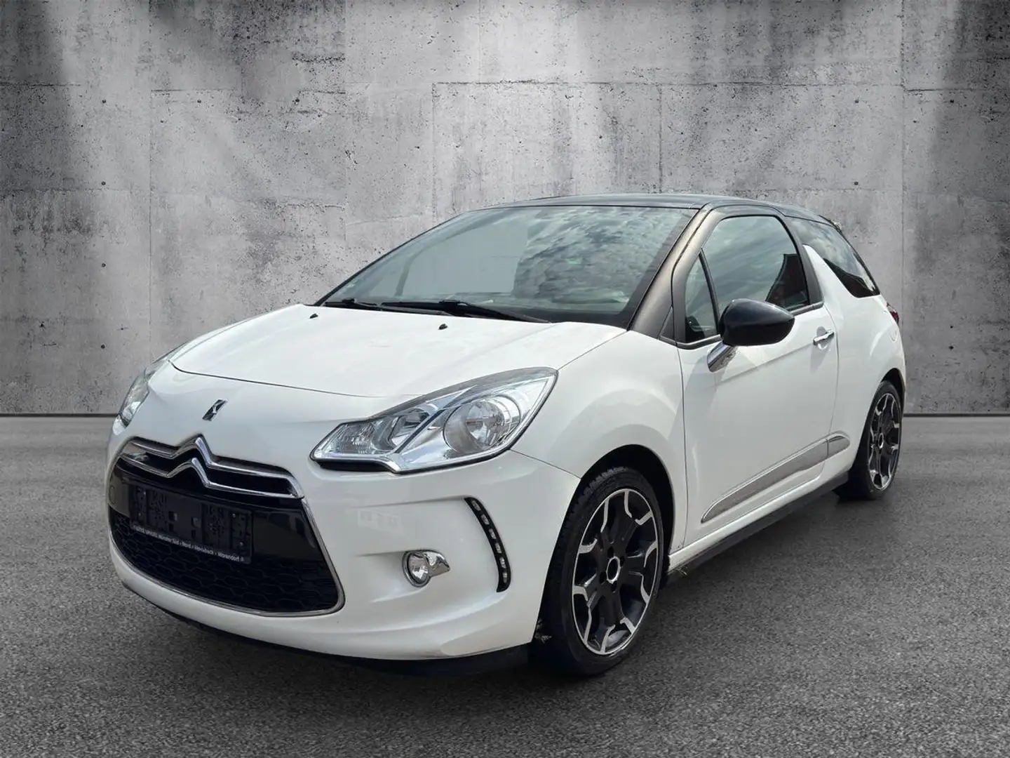 Citroen DS3 1.6 e-HDi 114PS * sparsam und flott Schwarz - 1