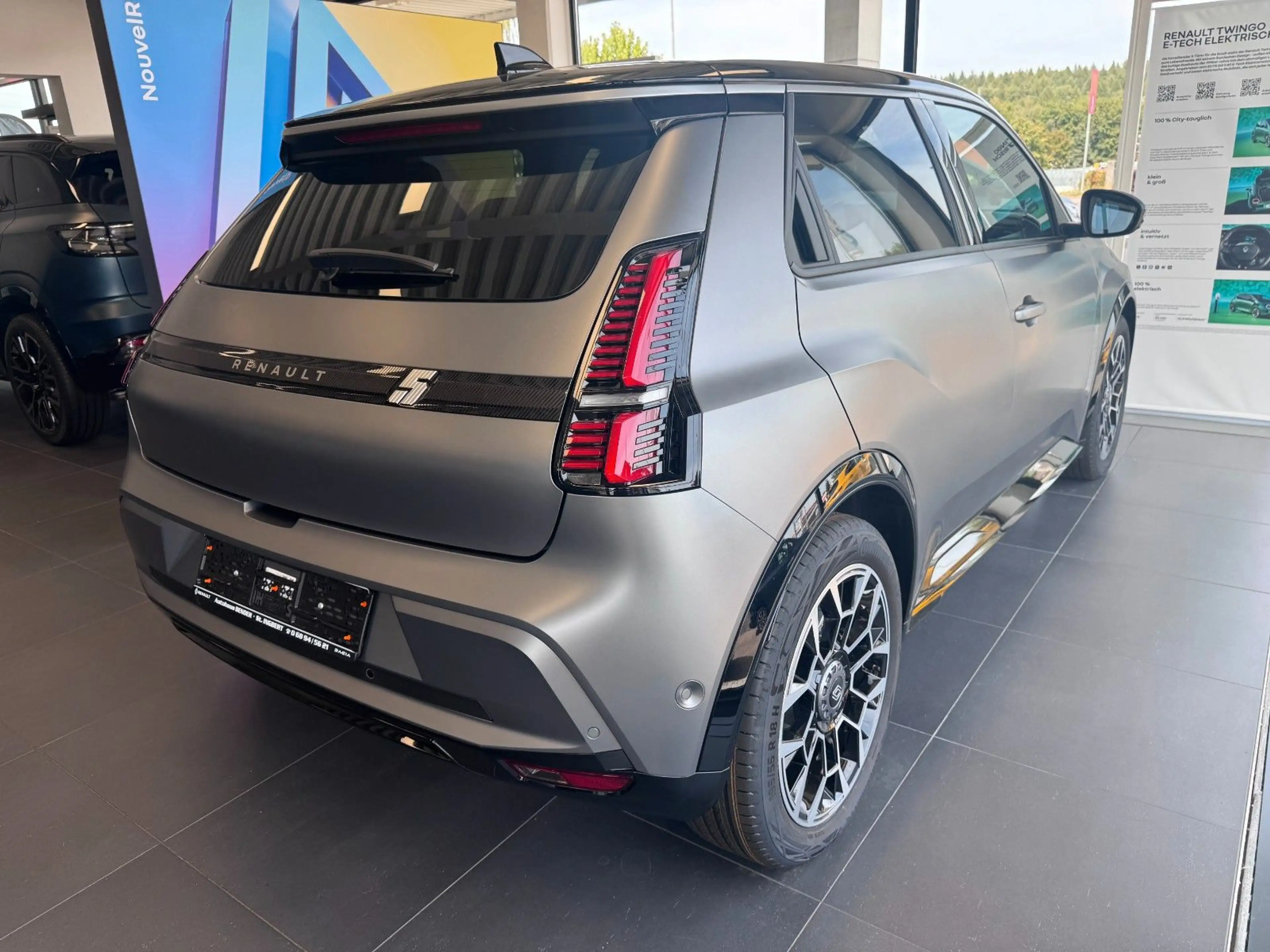 Renault R 5 5 E-Tech Roland Garros 150 Comfort Range — photo 9