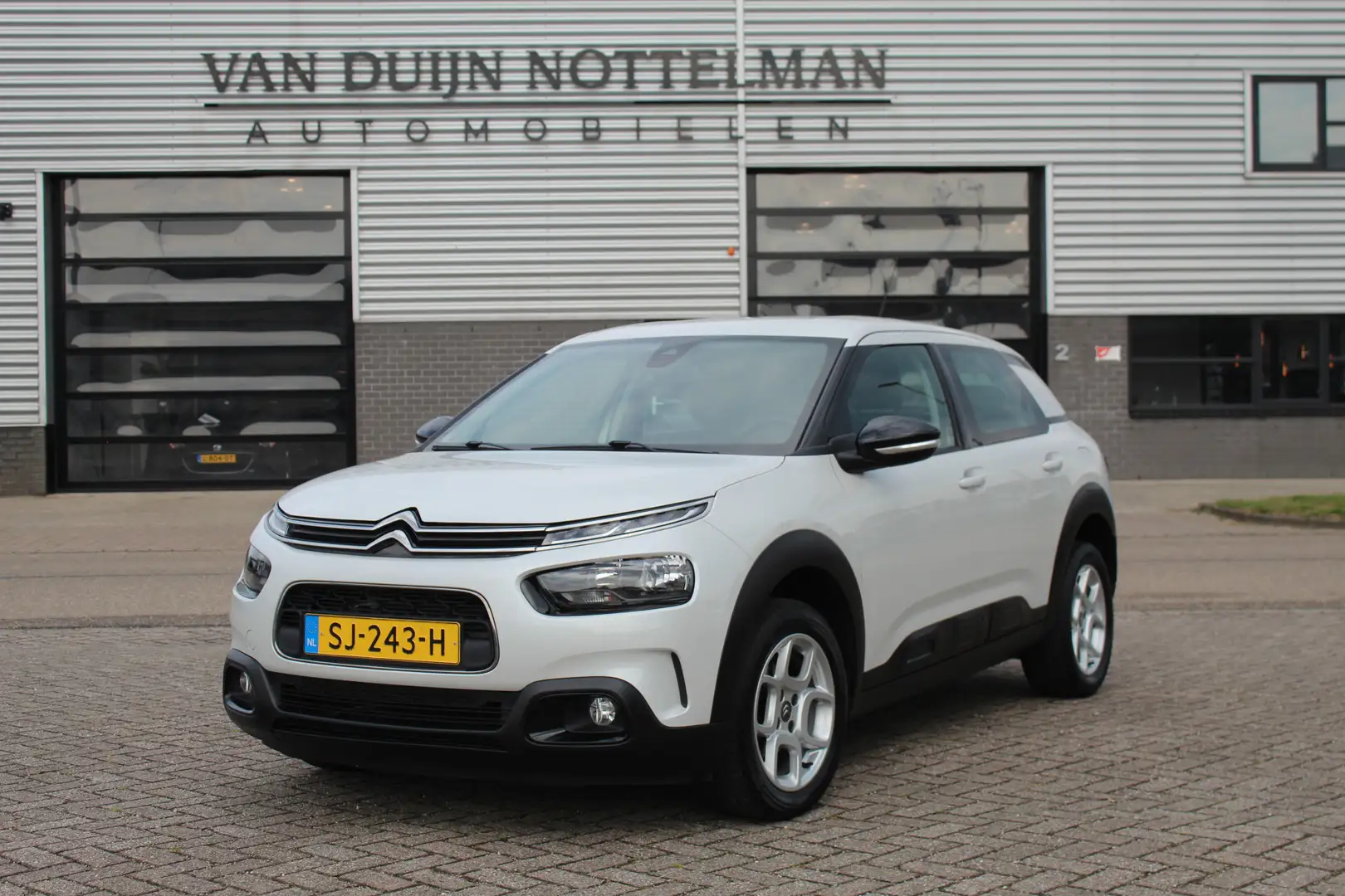 Citroen C4 Cactus 1.2 PureTech Business / Carplay / Automaat / N.A.P Wit - 1