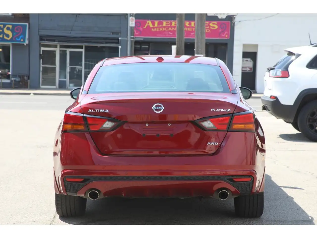 Nissan Altima снимка Nissan Altima
