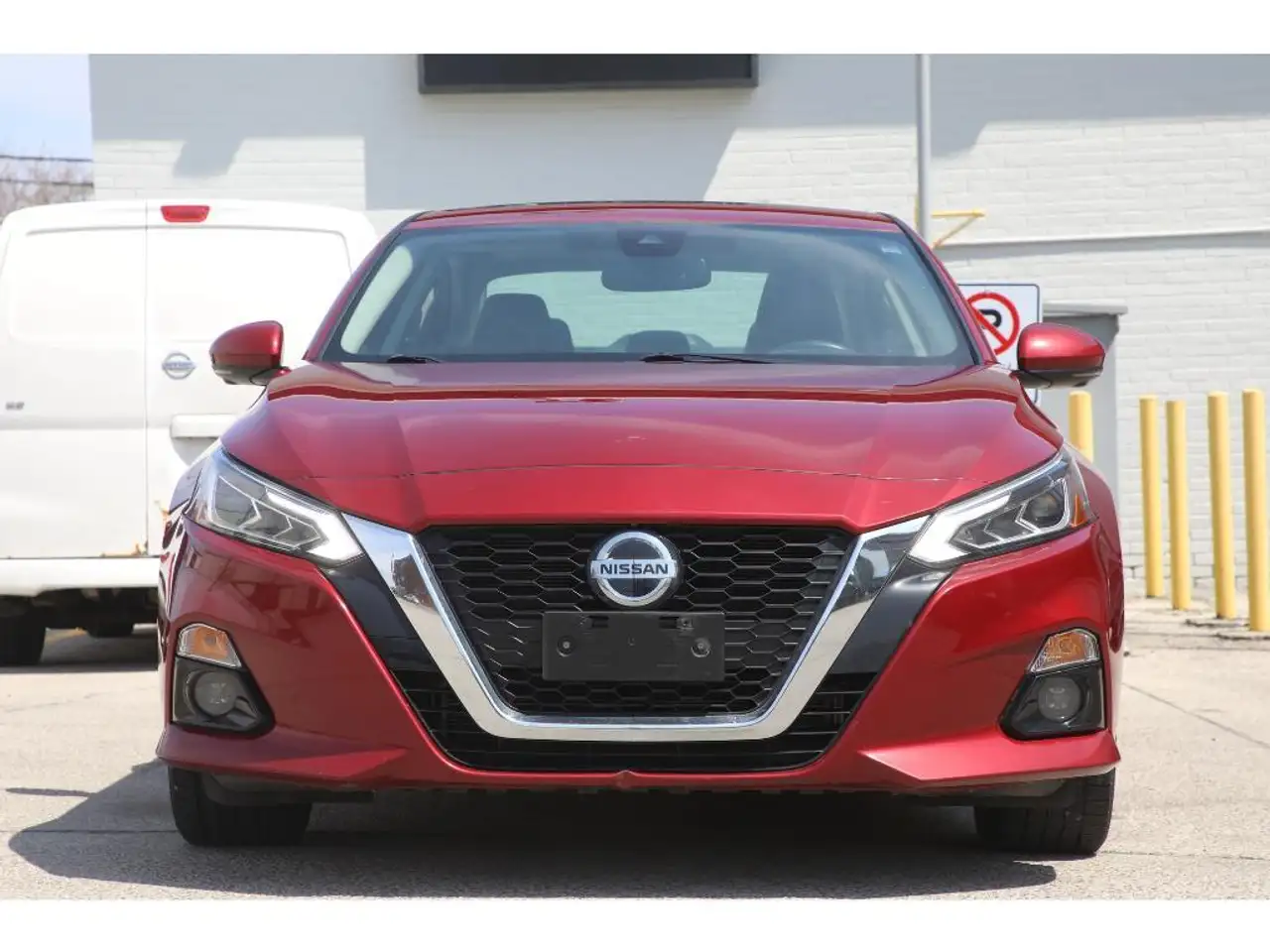 Nissan Altima снимка Nissan Altima