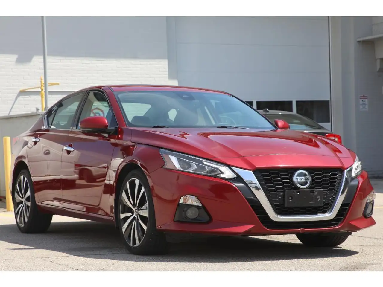 Nissan Altima снимка Nissan Altima