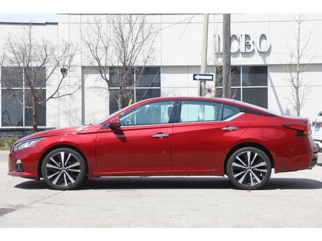 Nissan Altima снимка Nissan Altima