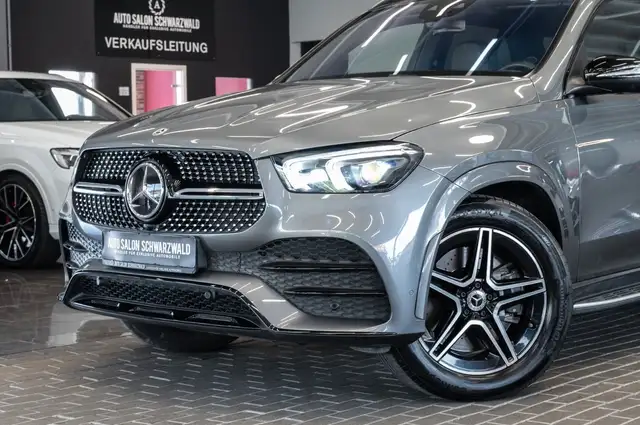 Mercedes-Benz GLE view 3