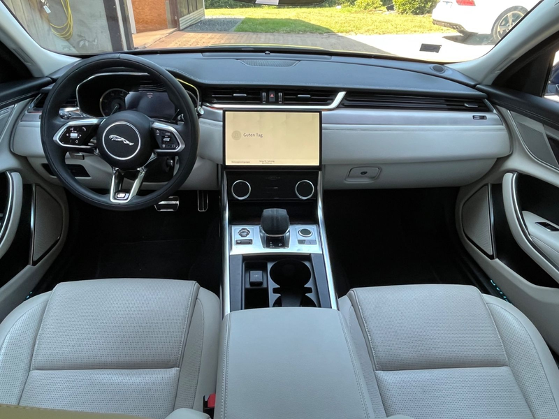 Jaguar XF Sportbrake R-Dynamic SE AWD LED 1.Hand !!!! — photo 10