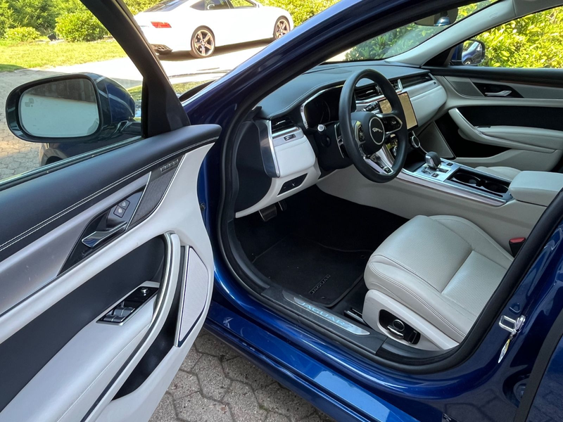 Jaguar XF Sportbrake R-Dynamic SE AWD LED 1.Hand !!!! — photo 7