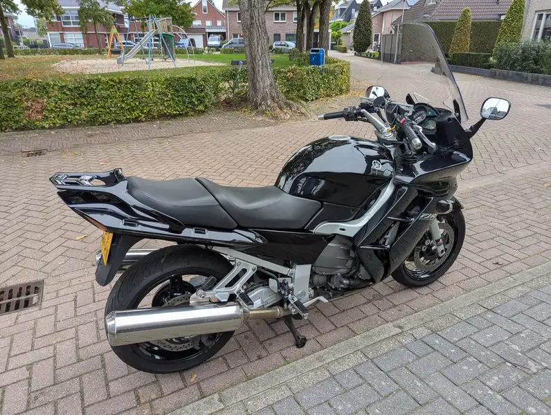 Yamaha FJR 1300 - foto 7