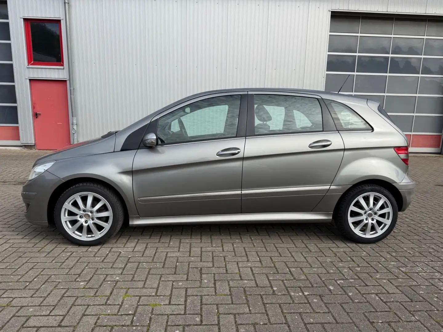 Mercedes-Benz B 150 w245 Automatik 1,5 nur 113Tkm Grau - 2