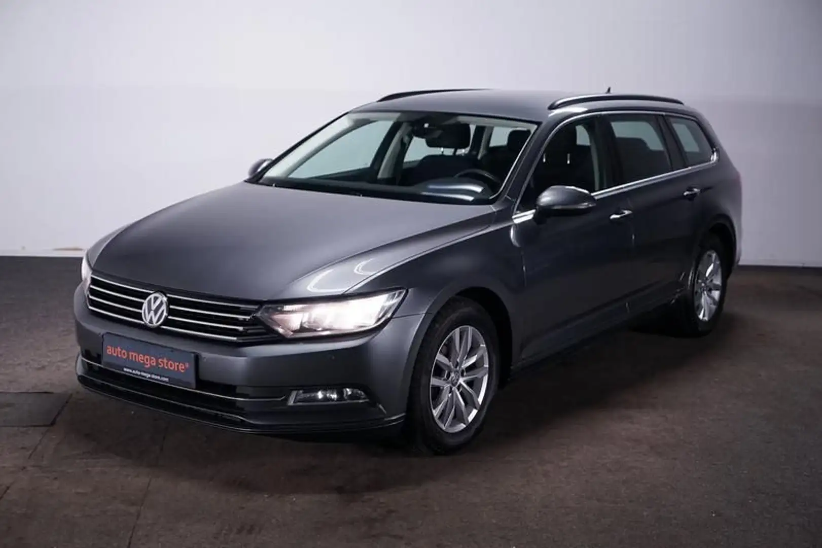 Volkswagen Passat 2.0 TDI Comfortline Manuell*PDC*Navi*SHZ* Grau - 1