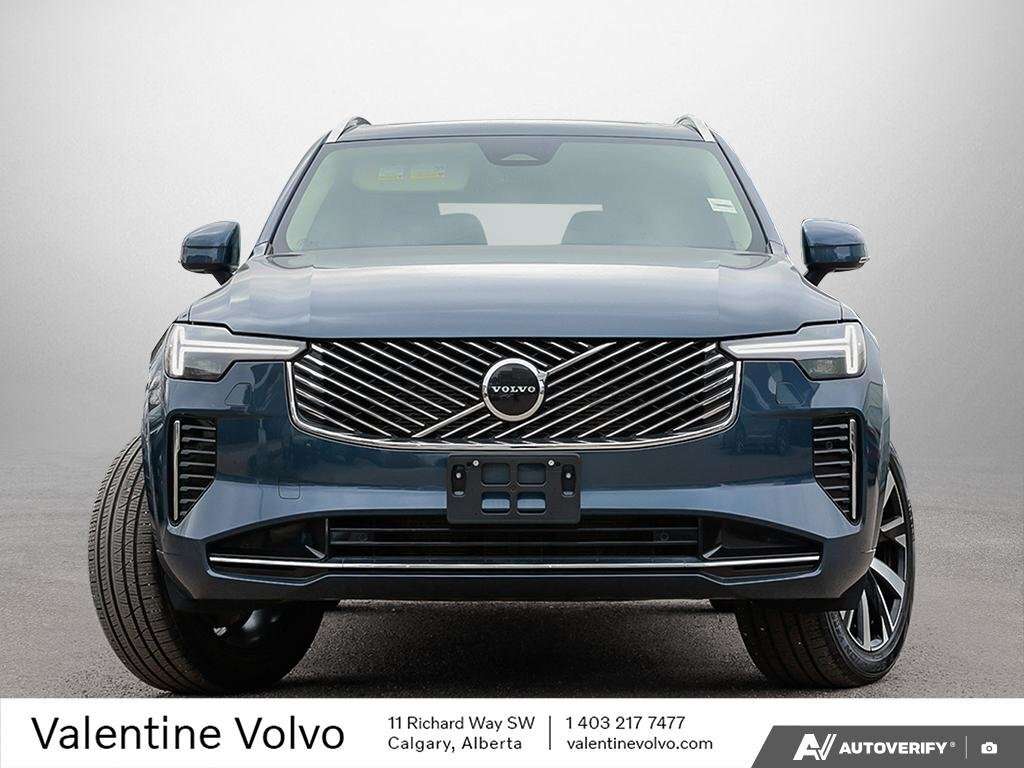 2026 Volvo XC90 Core Bright Theme alt 2