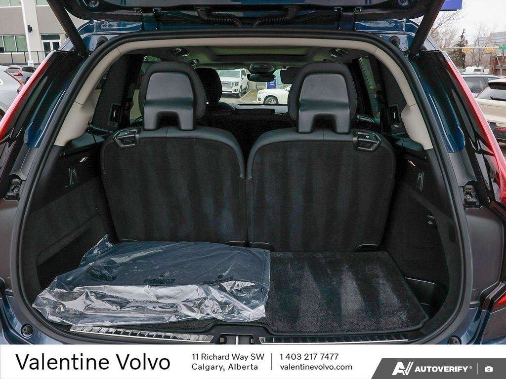 2026 Volvo XC90 Core Bright Theme thumb 11