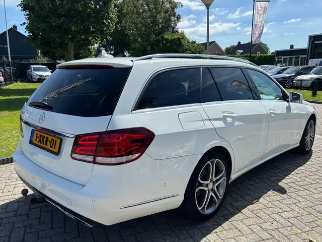 Mercedes-Benz E-Class view 6