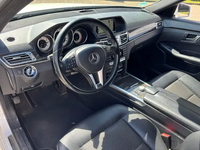 Mercedes-Benz E-Class view 12