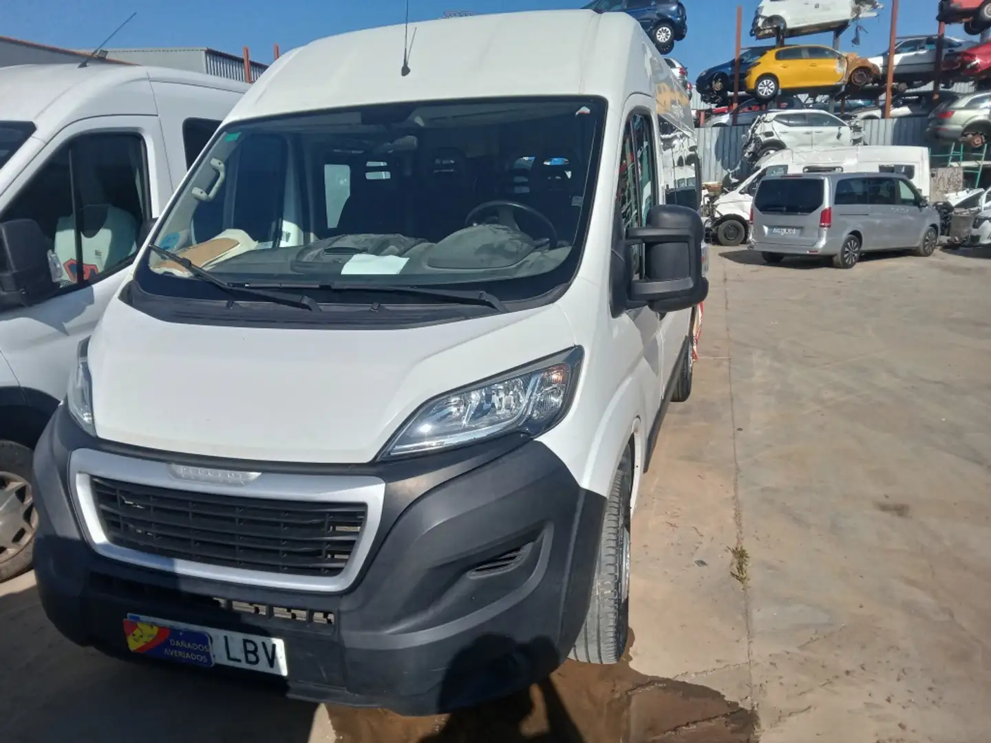 Peugeot Boxer Minibus 2.2BlueHDI 333 L2H2 140 Wit - 2
