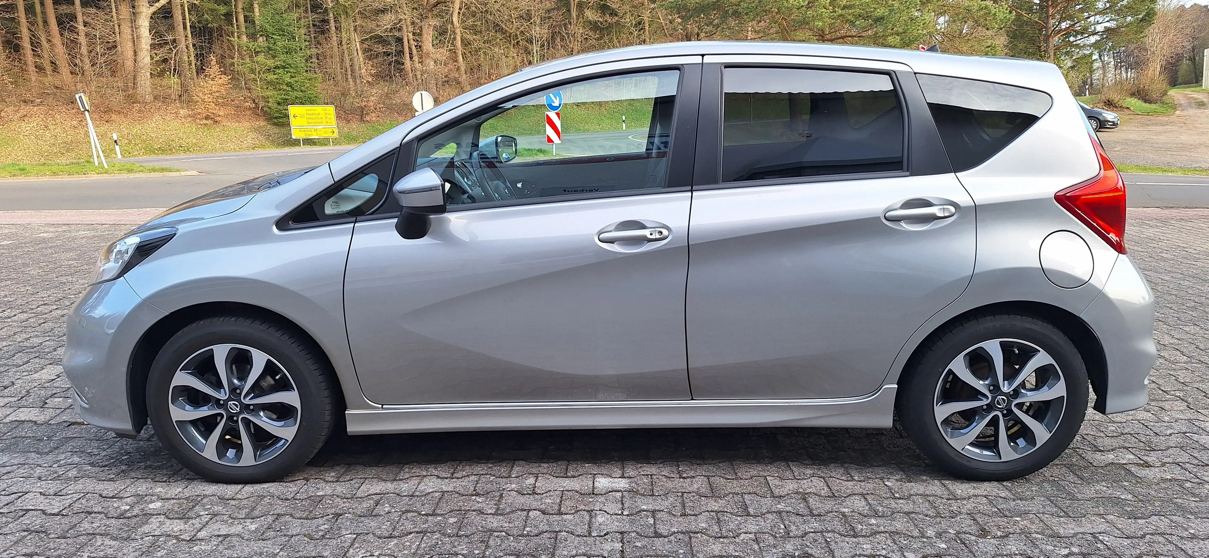 Nissan Note Note 1.2 n-tec Navi Klima Sitzh S u W Räder — photo 4