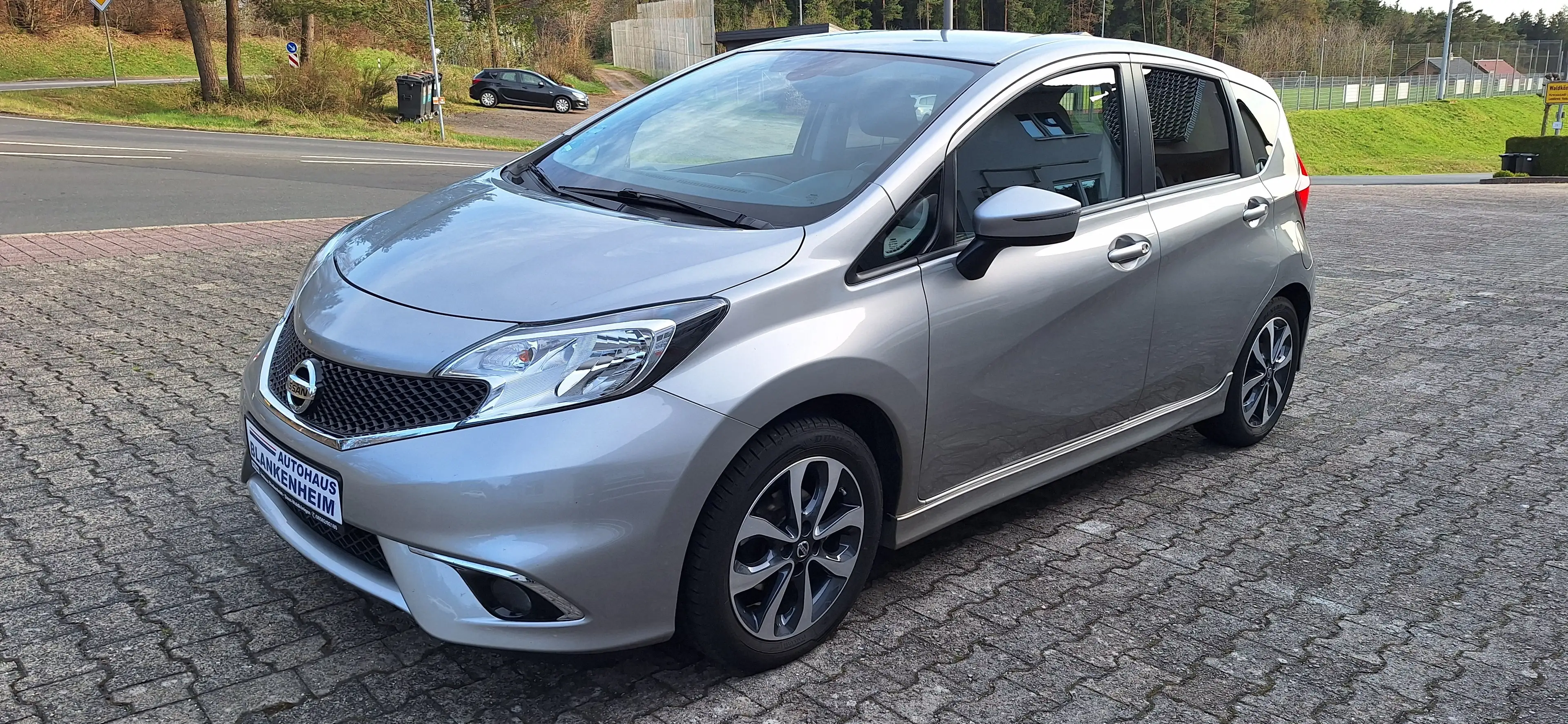 Nissan Note Note 1.2 n-tec Navi Klima Sitzh S u W Räder — photo 3