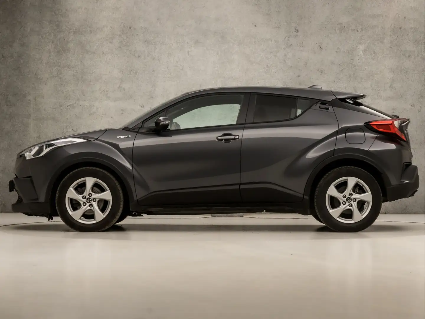 Toyota C-HR 1.8 Hybrid Sport Automaat (NAVIGATIE, CLIMATE, CAM Grijs - 2