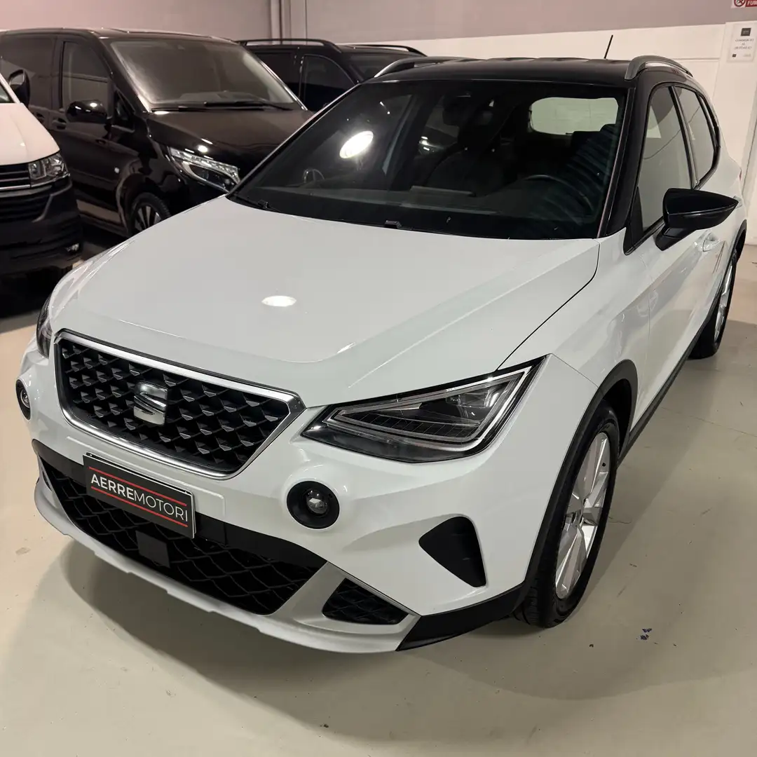 SEAT Arona Arona 2024 1.0 Eco TSI Xperience 110cv DSG Weiß - 1