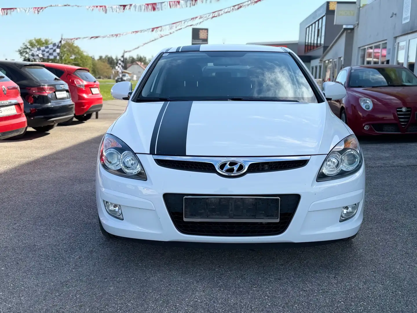 Hyundai i30 i30 1,6 CRDi Europe DPF Weiß - 2