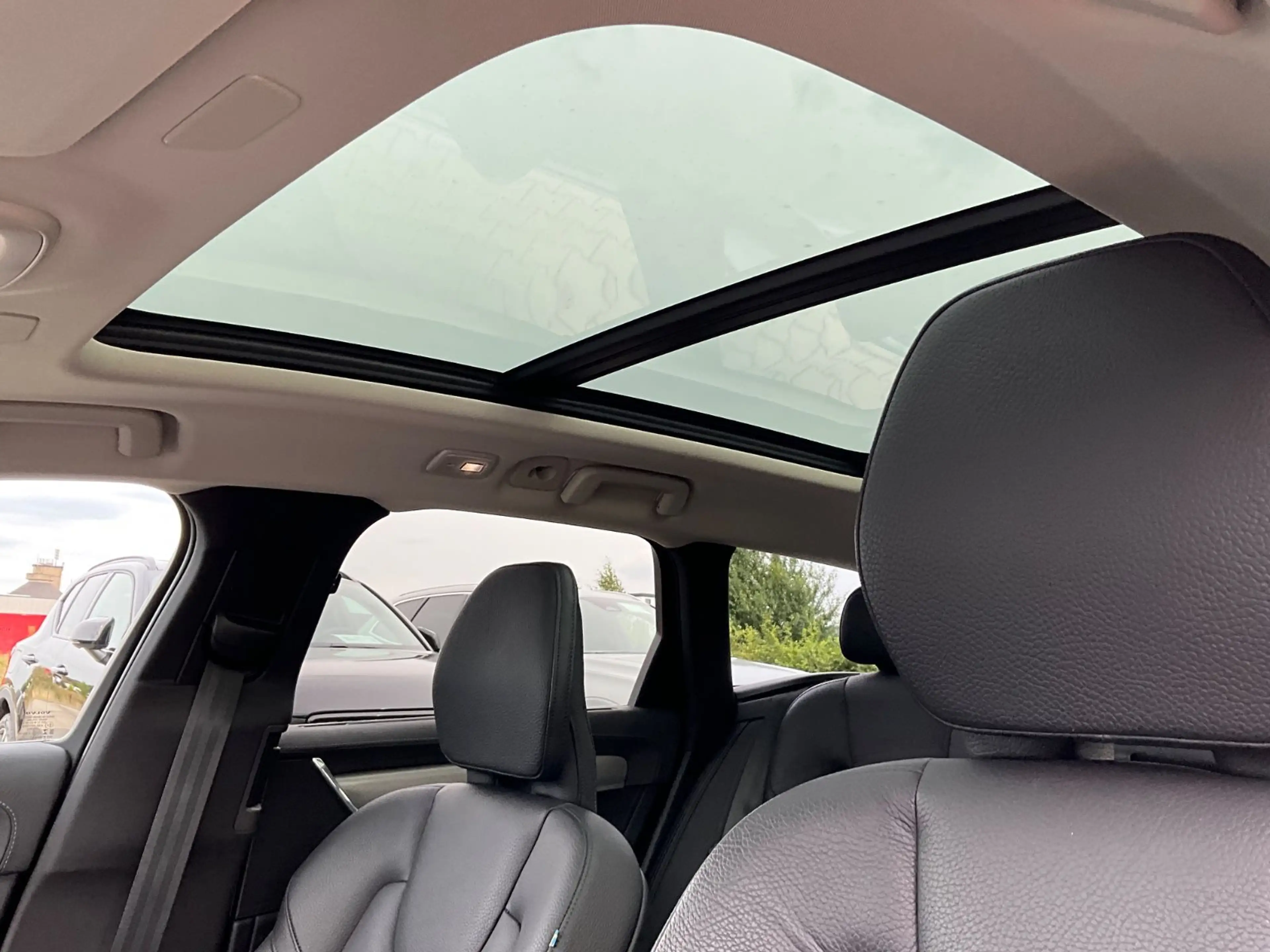 Volvo V90 B5 Kombi Ultimate Dark AWD — photo 11