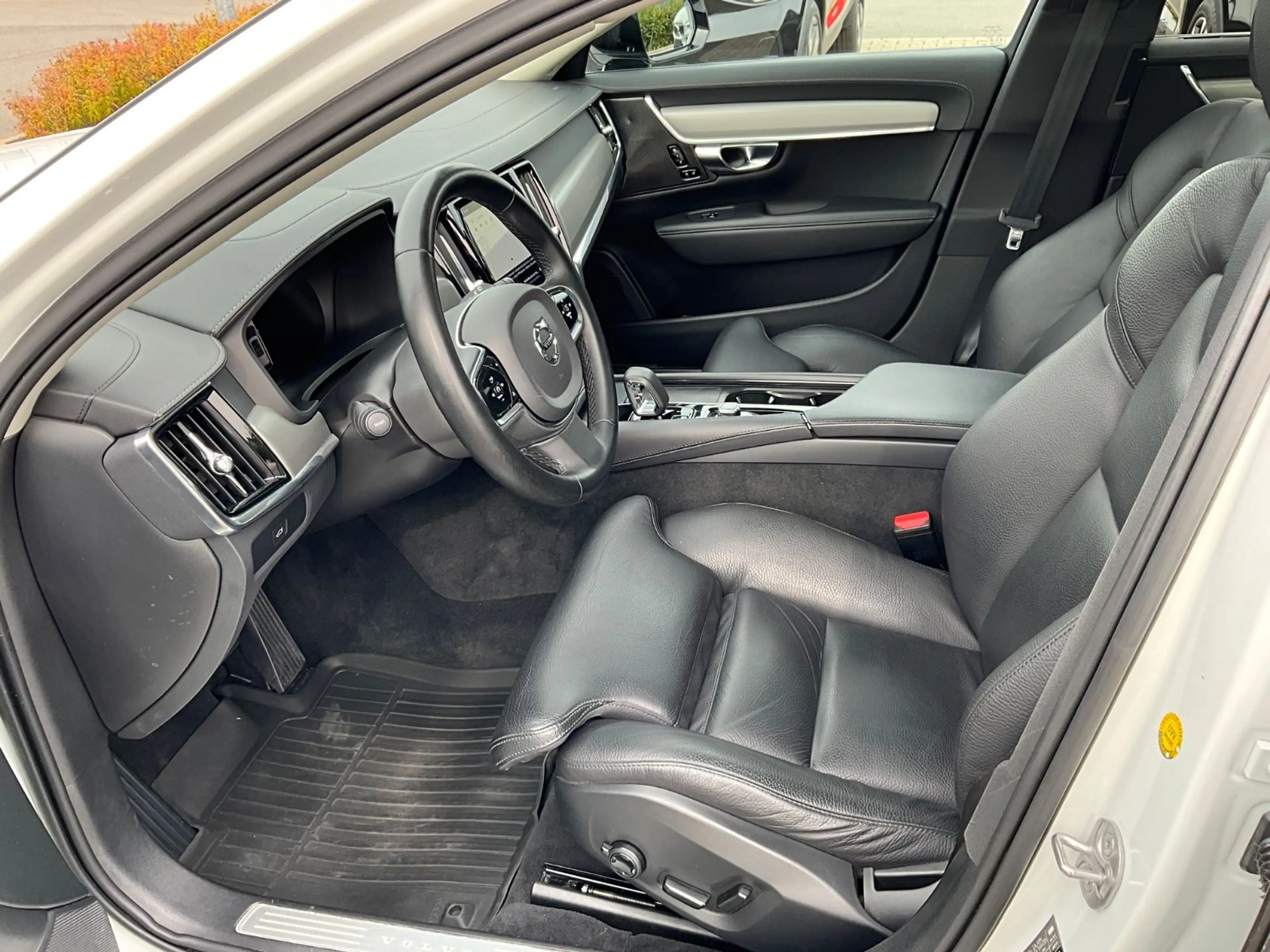 Volvo V90 B5 Kombi Ultimate Dark AWD — photo 9