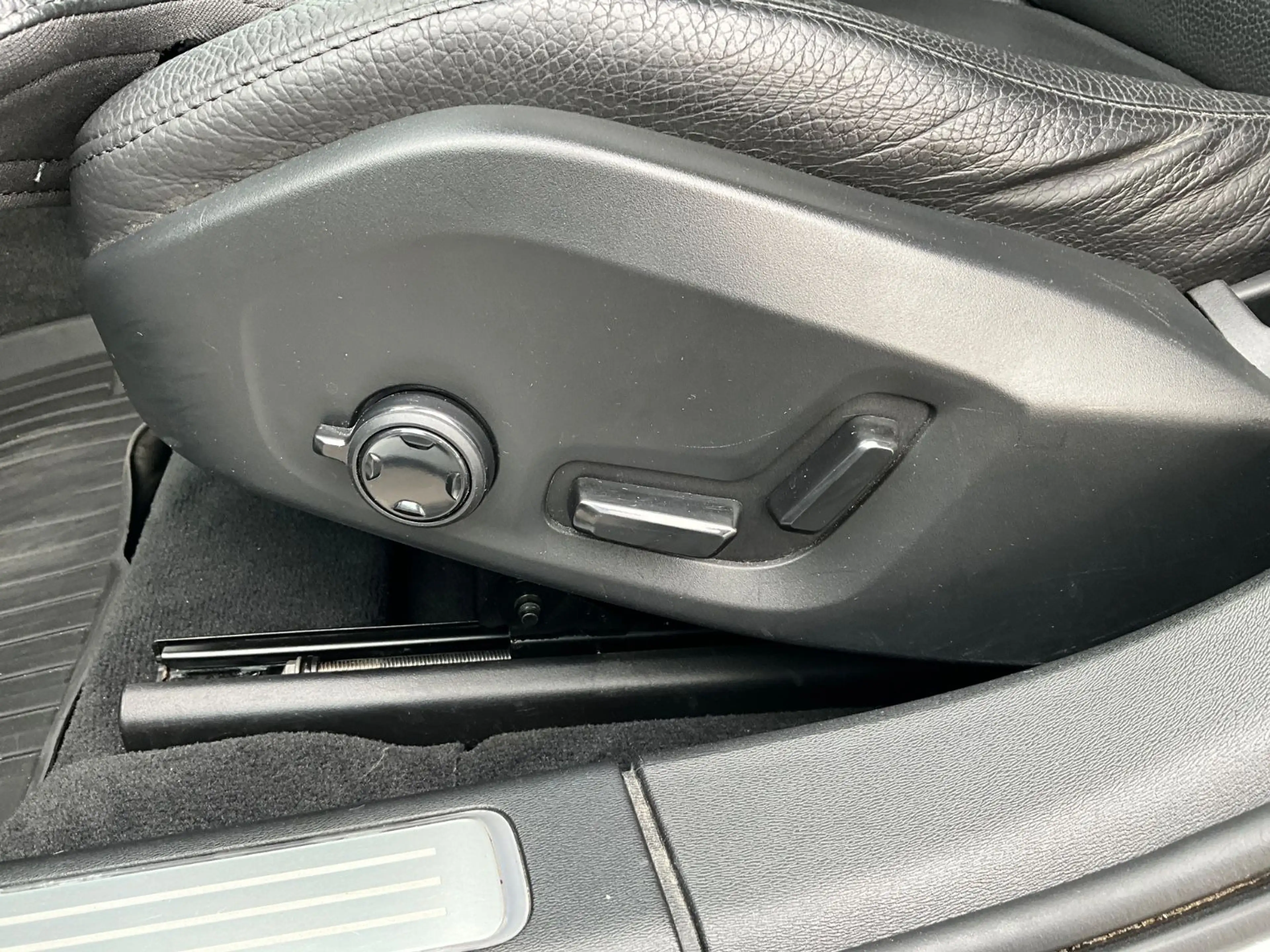 Volvo V90 B5 Kombi Ultimate Dark AWD — photo 15
