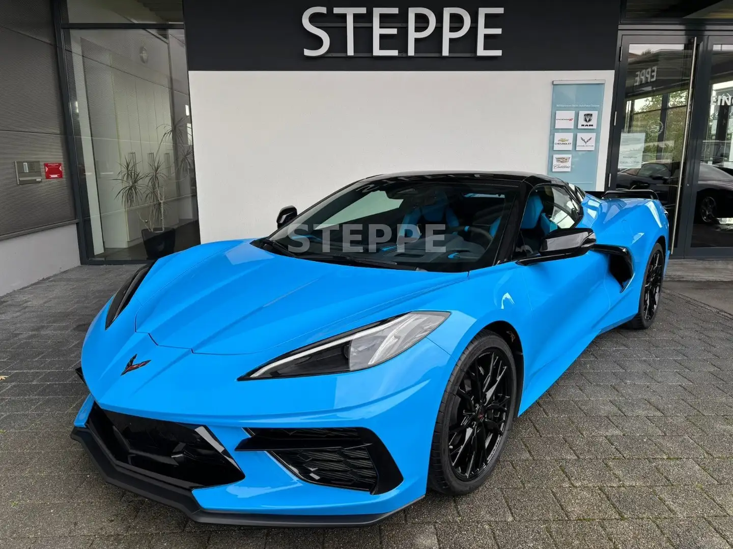 Corvette C8 Stingray Convertible 3LT Europamodell STEPPE Blau - 1
