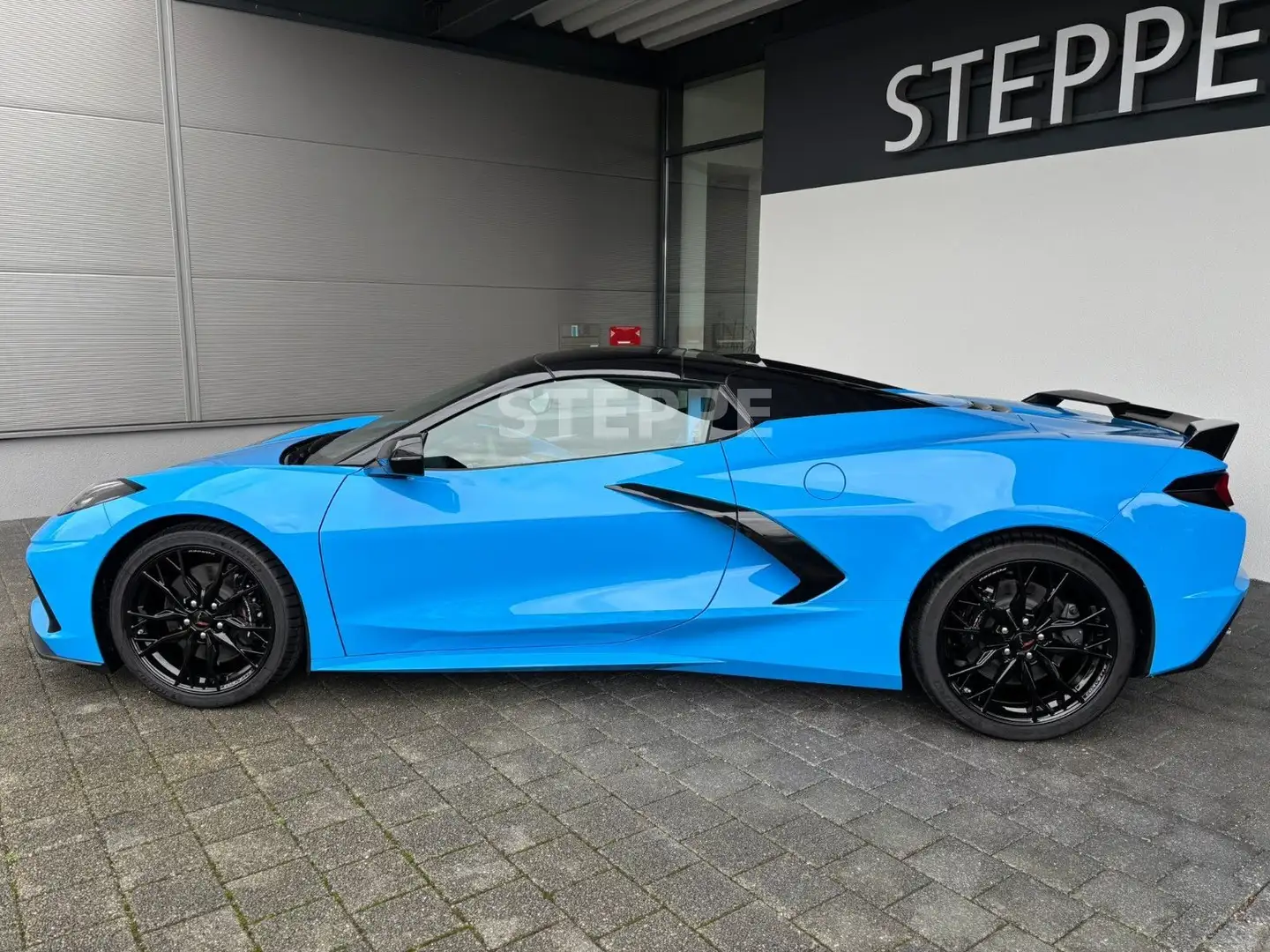 Corvette C8 Stingray Convertible 3LT Europamodell STEPPE Blau - 2