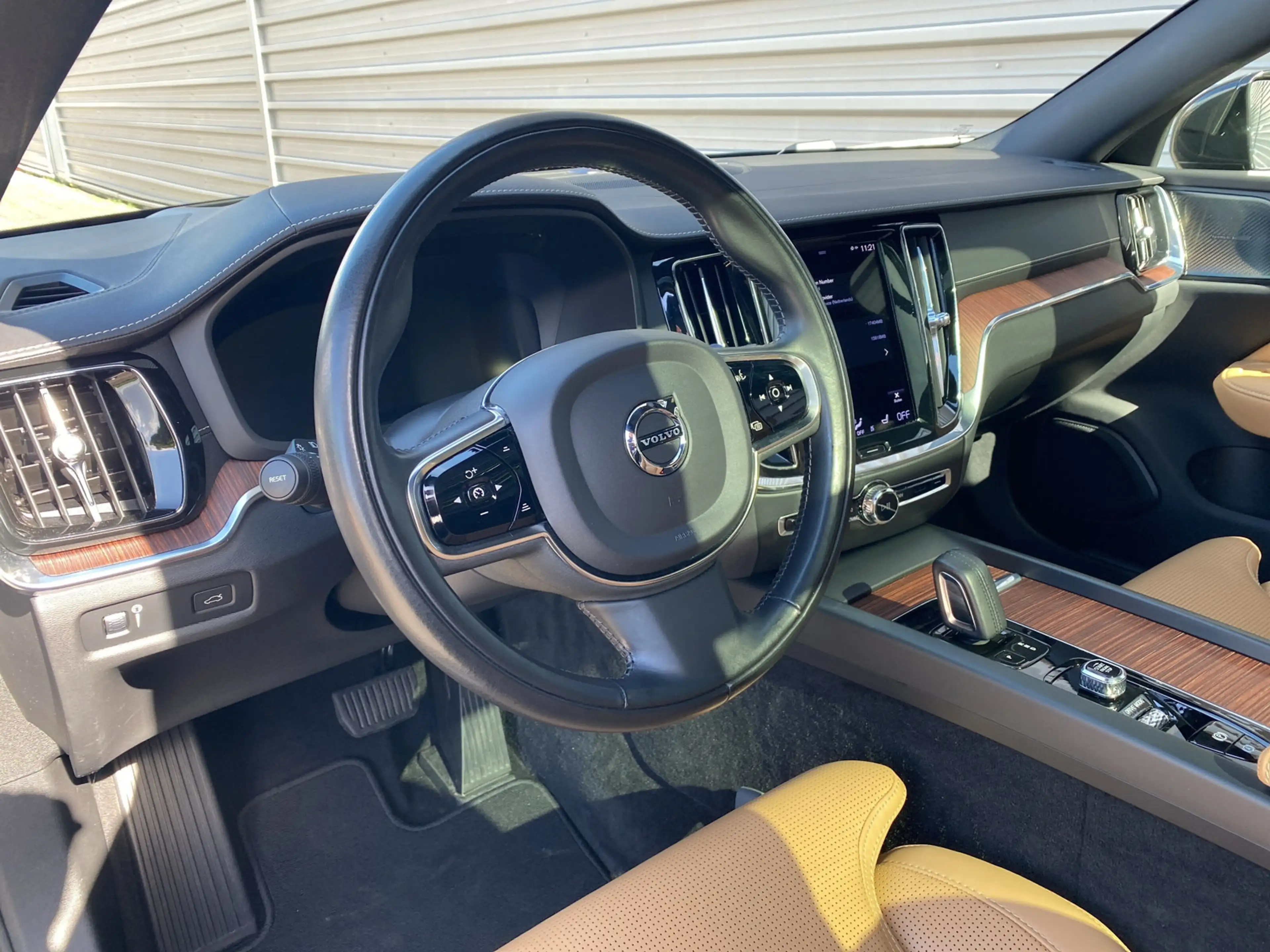 Volvo V60 Cross Country 2.0 B5 AWD Pro / Amber nappaleder / Head-up displa — photo 11