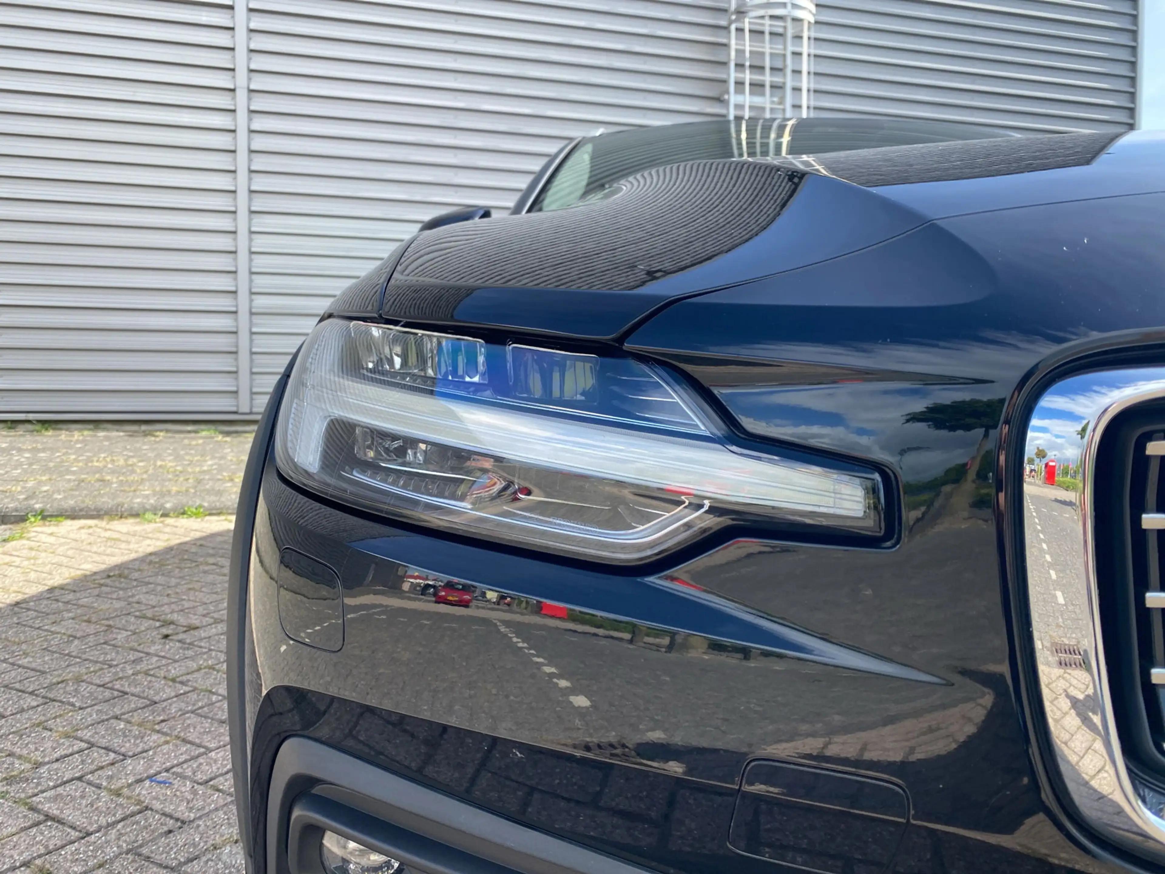 Volvo V60 Cross Country 2.0 B5 AWD Pro / Amber nappaleder / Head-up displa — photo 4