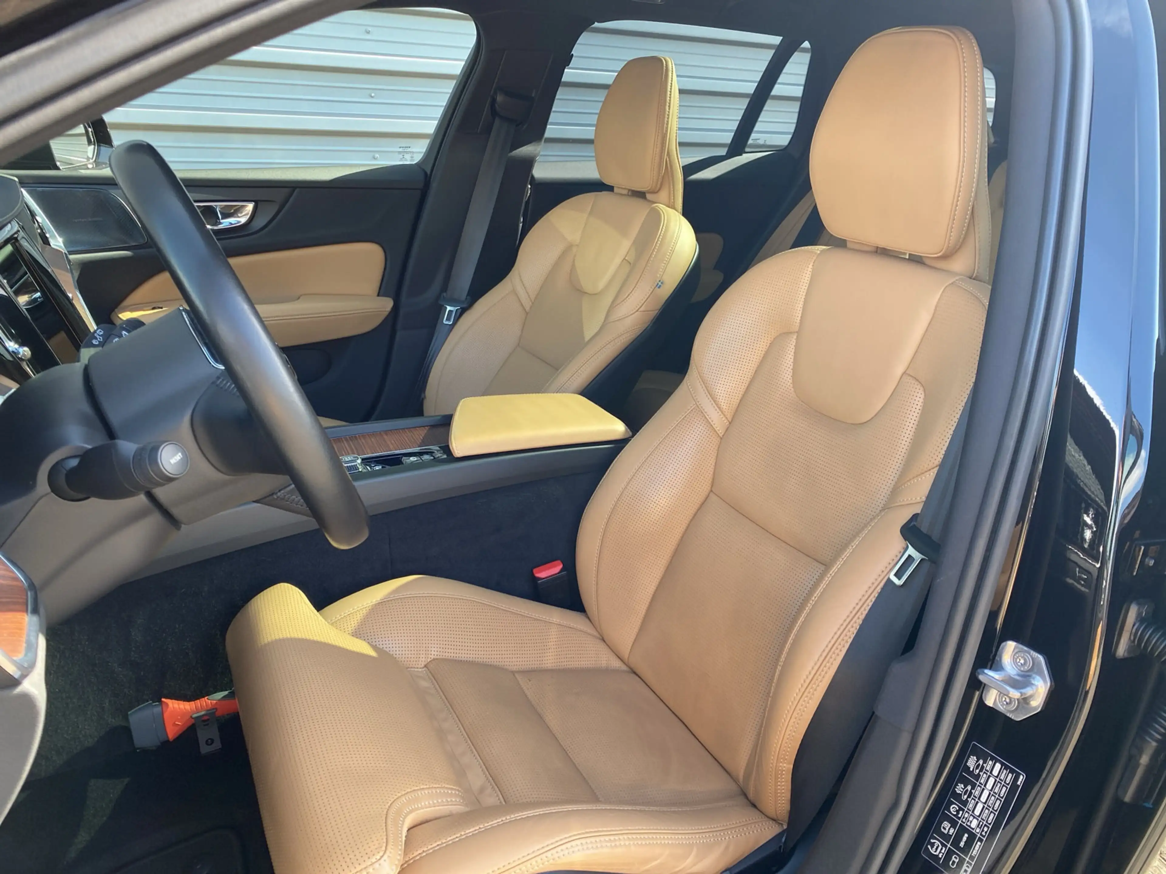 Volvo V60 Cross Country 2.0 B5 AWD Pro / Amber nappaleder / Head-up displa — photo 9