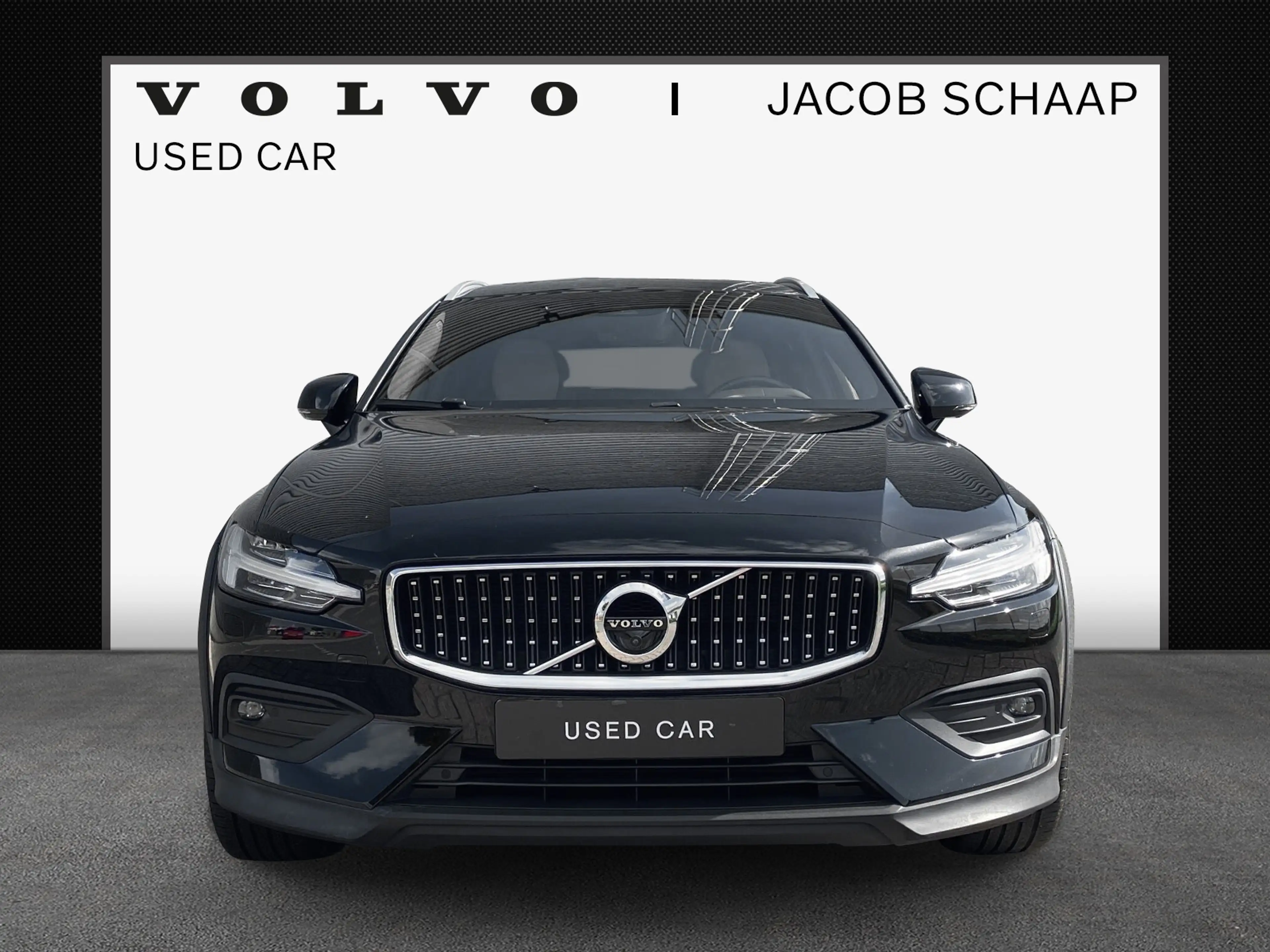 Volvo V60 Cross Country 2.0 B5 AWD Pro / Amber nappaleder / Head-up displa — photo 3