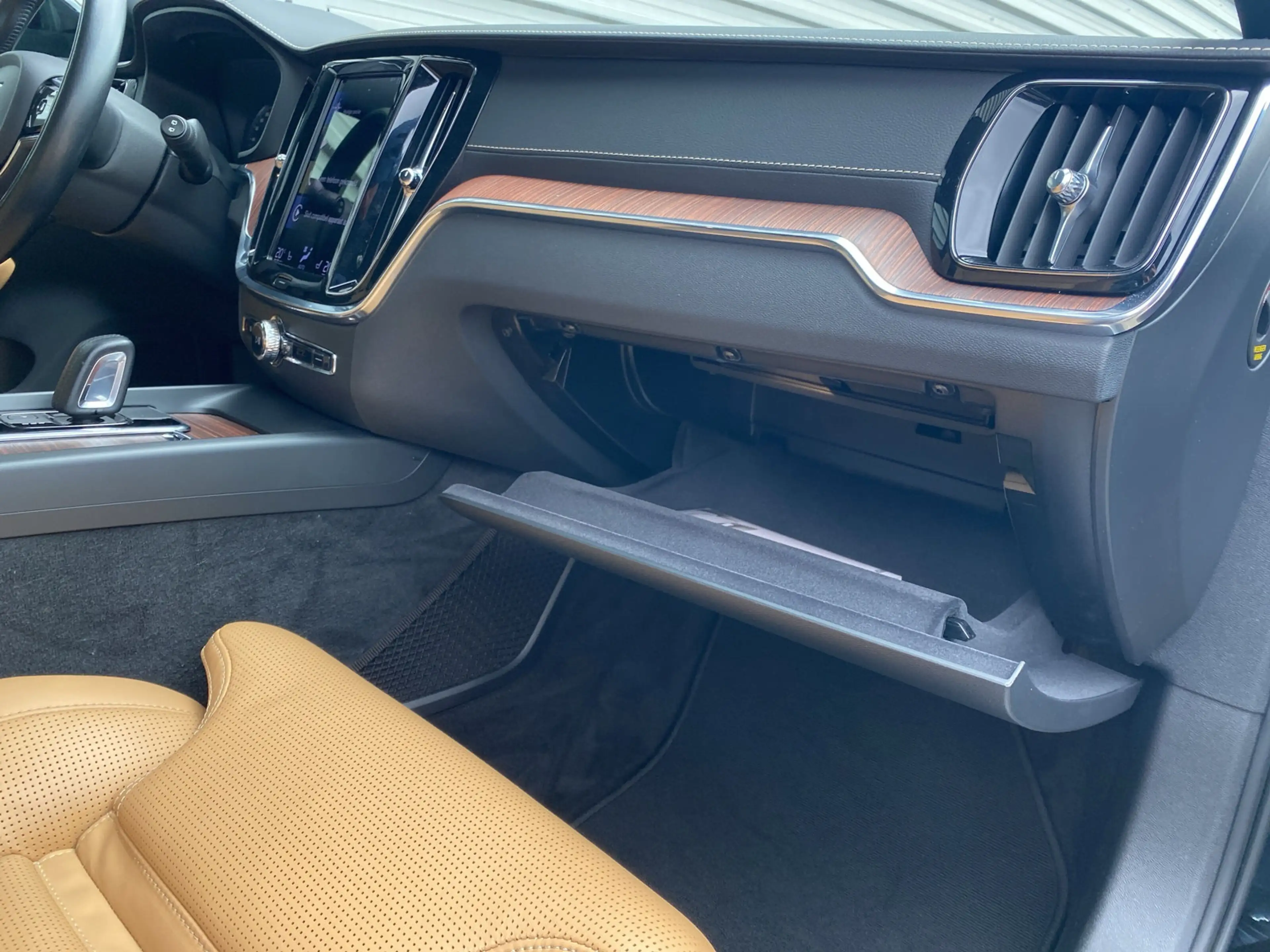 Volvo V60 Cross Country 2.0 B5 AWD Pro / Amber nappaleder / Head-up displa — photo 15