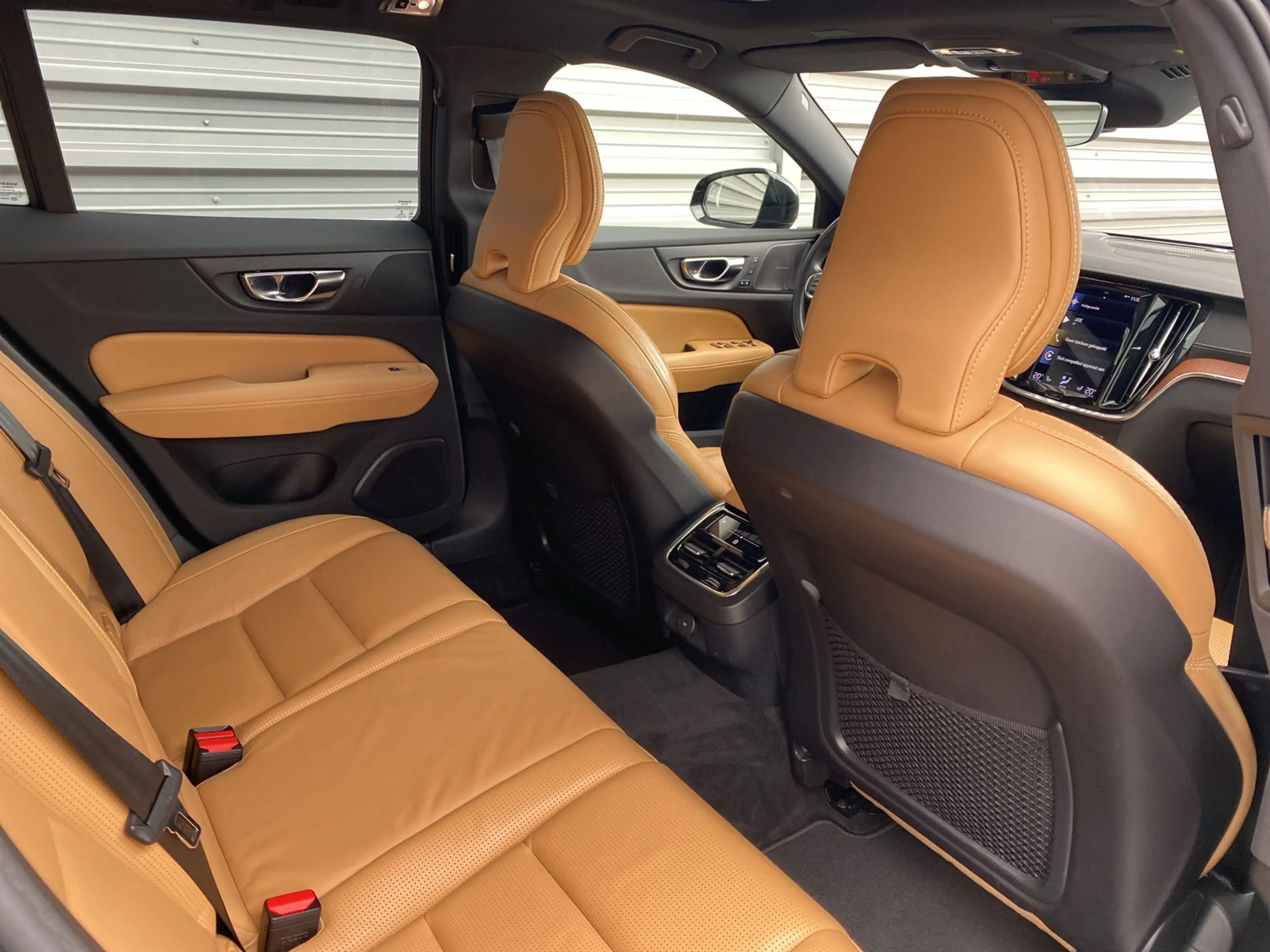 Volvo V60 Cross Country 2.0 B5 AWD Pro / Amber nappaleder / Head-up displa — photo 13