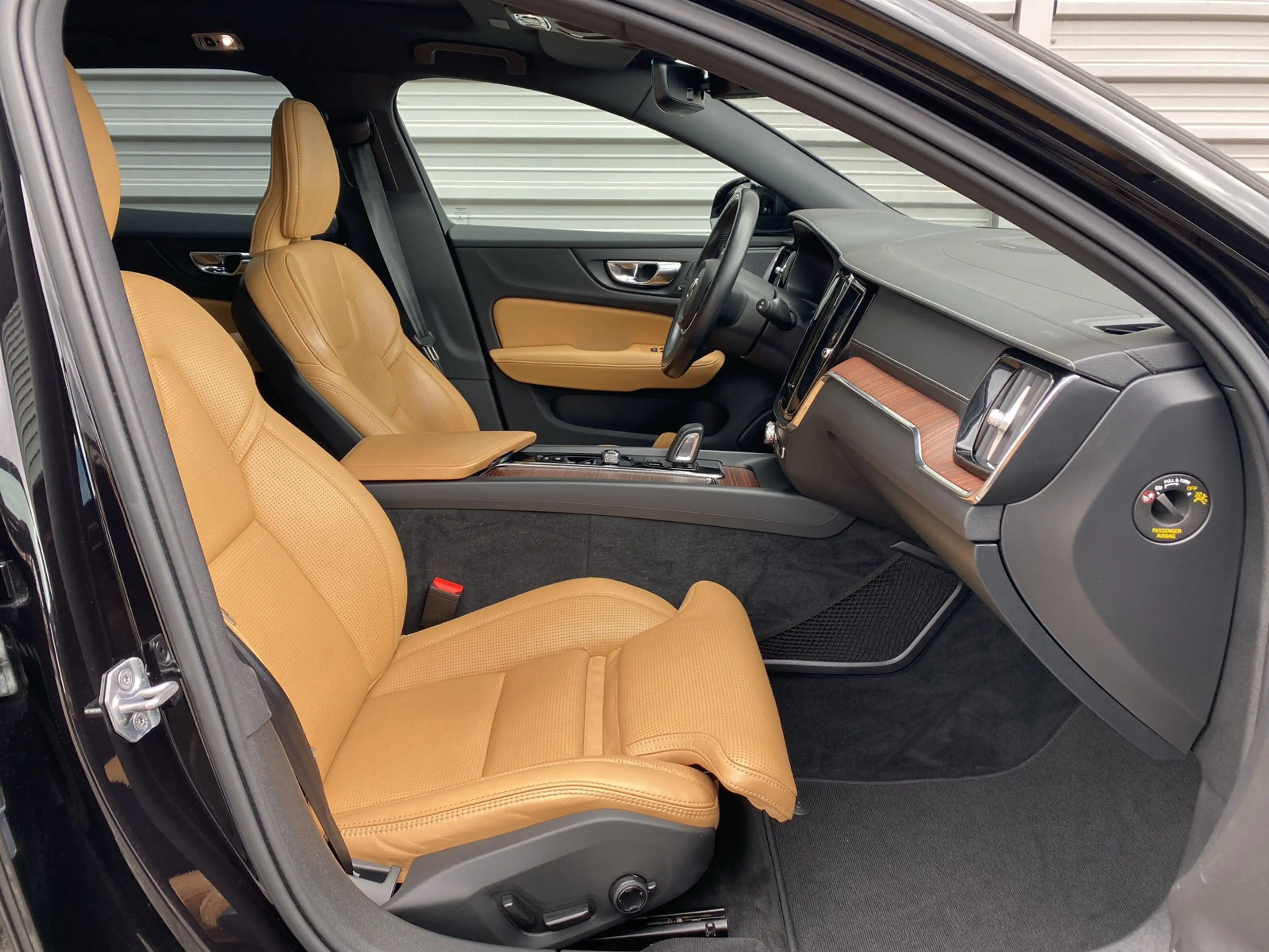 Volvo V60 Cross Country 2.0 B5 AWD Pro / Amber nappaleder / Head-up displa — photo 14