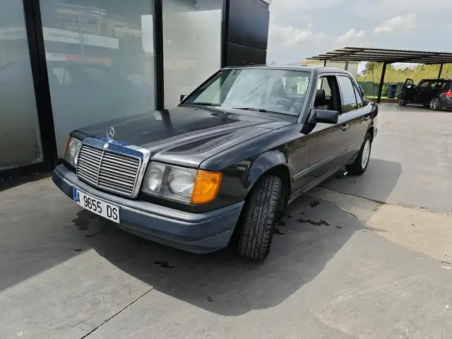 Mercedes-Benz 260 300D Turbo