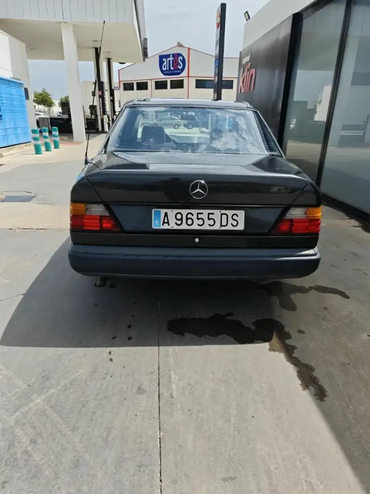 Mercedes-Benz 260 300D Turbo, foto 7