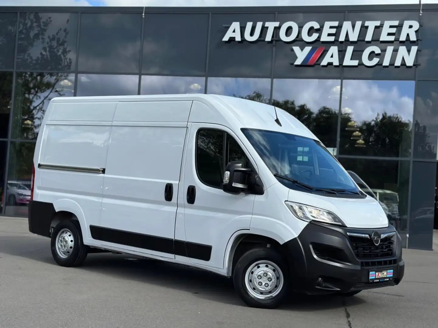 Opel Movano Cargo Edition L2H2 3,5t 2.2 Diesel KLIMA White - 1