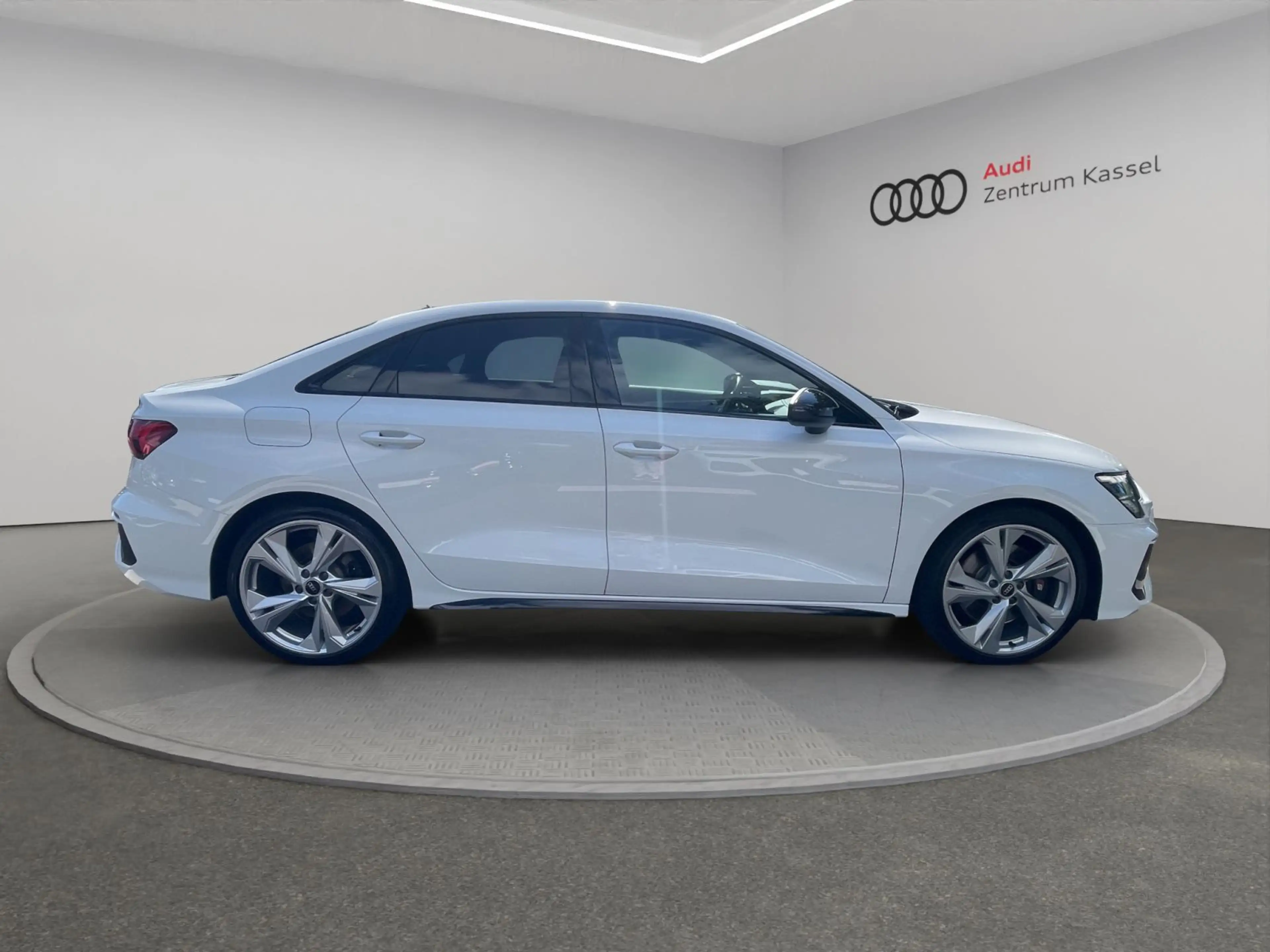 Audi S3 S3 Lim. 2.0 TFSI qu. LED PDC Carplay Alcantara — photo 7