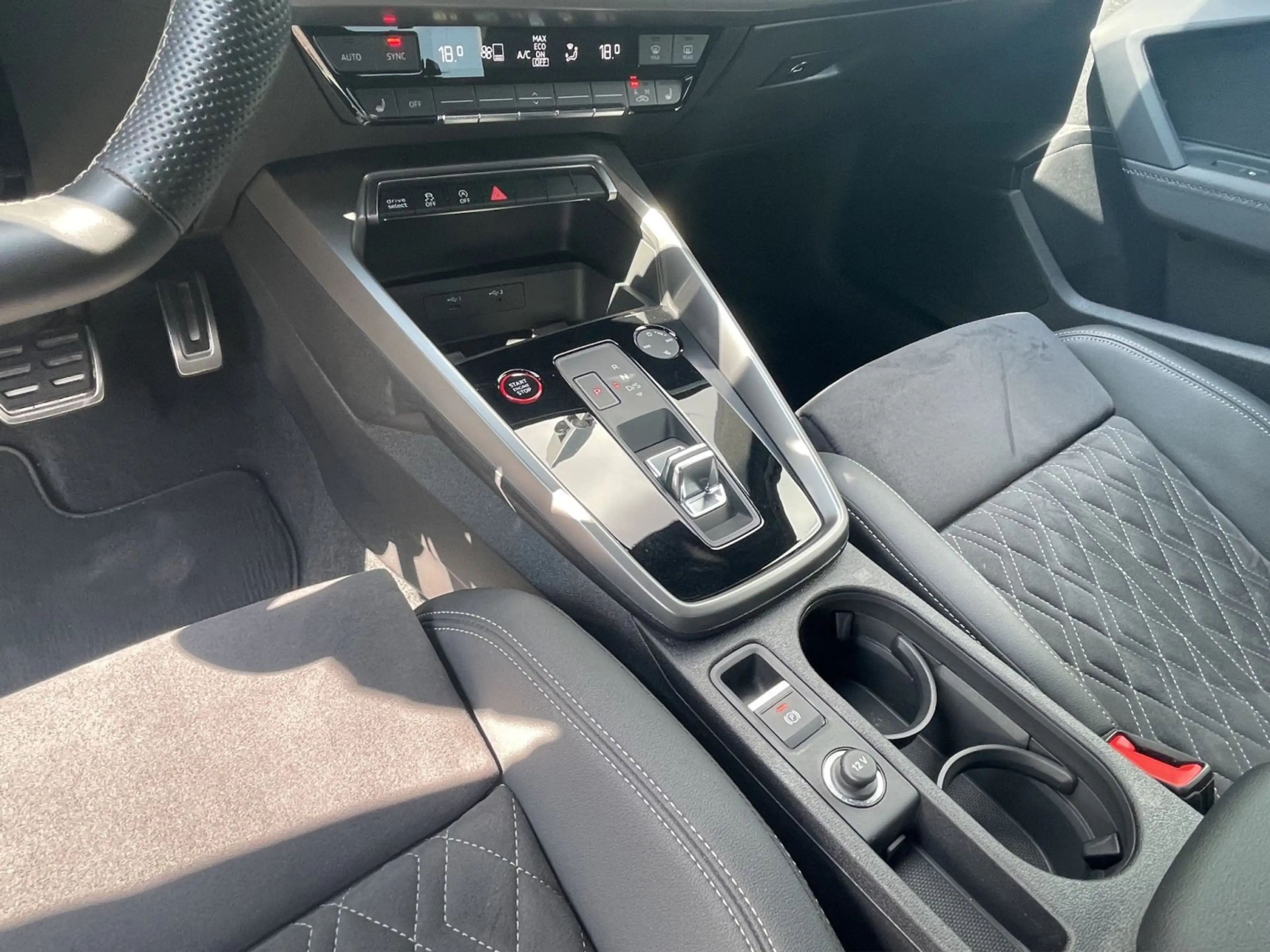 Audi S3 S3 Lim. 2.0 TFSI qu. LED PDC Carplay Alcantara — photo 14