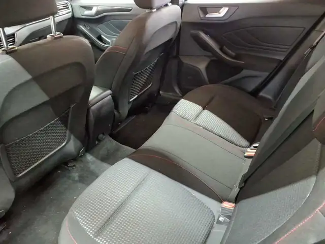 Ford Focus view 8