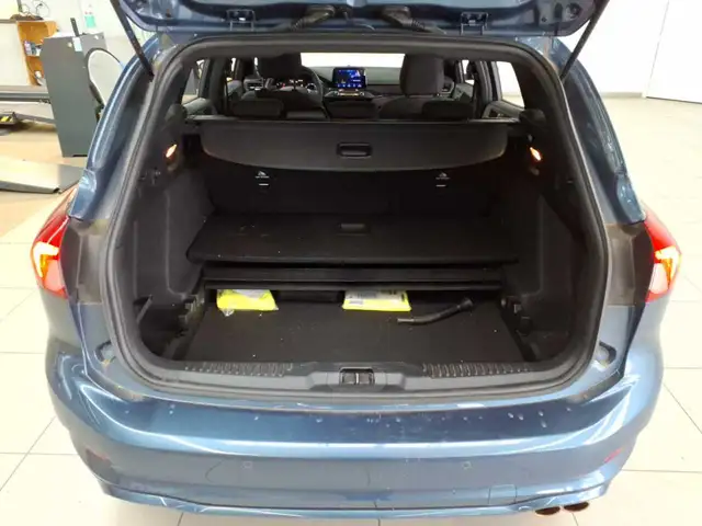 Ford Focus view 9