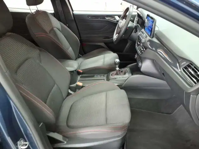 Ford Focus view 11