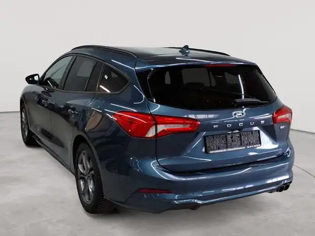 Ford Focus view 2